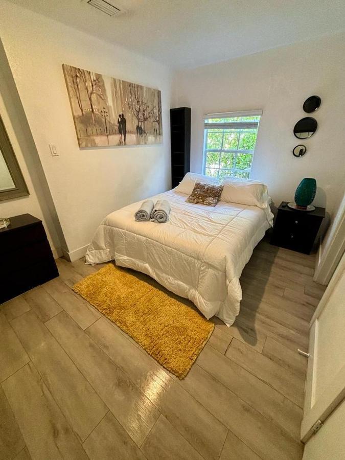 Quiet & Centrally Located House - Private Parking, Laundry And Storage For Luggage Маями Екстериор снимка