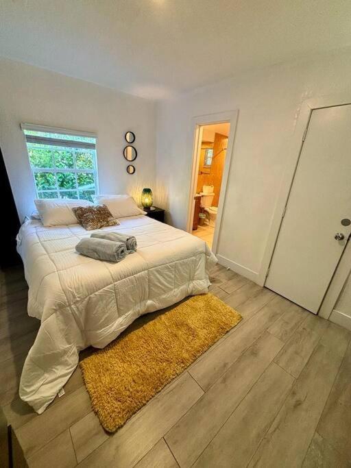 Quiet & Centrally Located House - Private Parking, Laundry And Storage For Luggage Маями Екстериор снимка