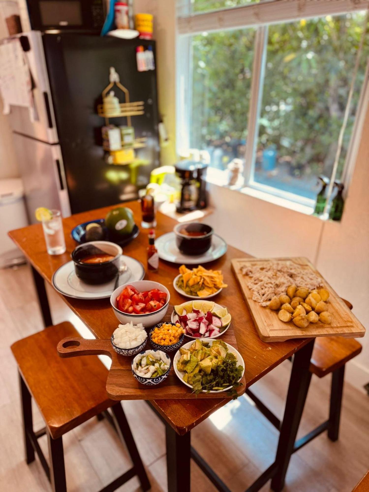 Quiet & Centrally Located House - Private Parking, Laundry And Storage For Luggage Маями Екстериор снимка